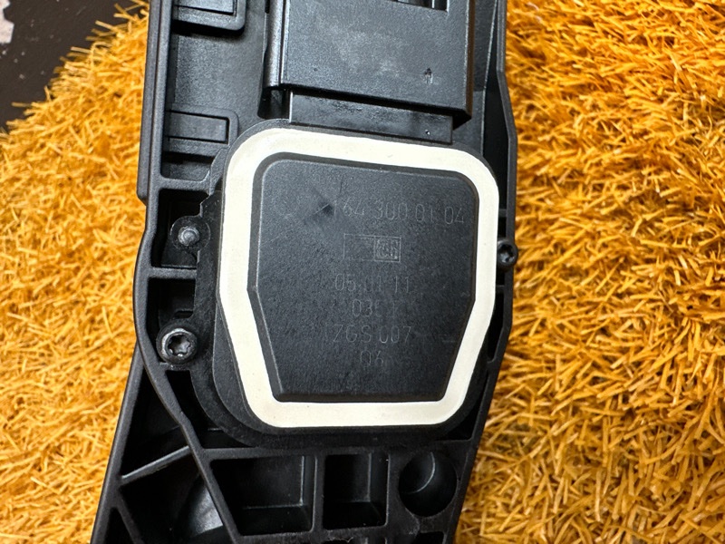 педаль газа, 1000 рублей, Красноярск