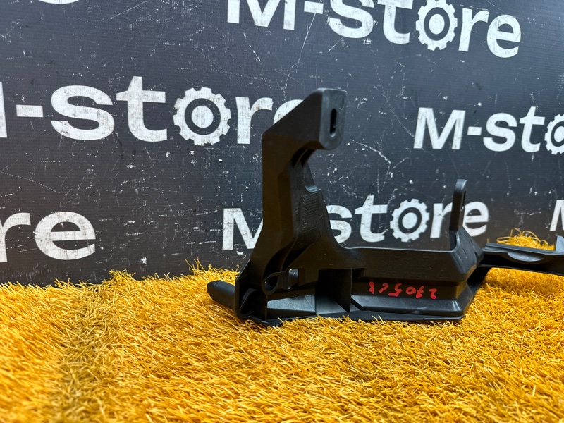 крепление бампера, 1200 рублей, Красноярск