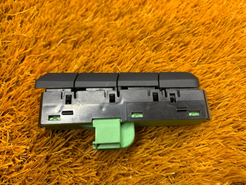 кнопка памяти сидений, 600 рублей, Красноярск