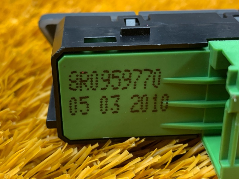 кнопка памяти сидений, 600 рублей, Красноярск