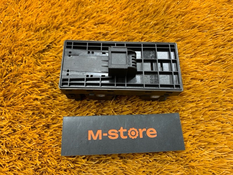 Блок управления стеклоподъемниками, 2000 рублей, Красноярск