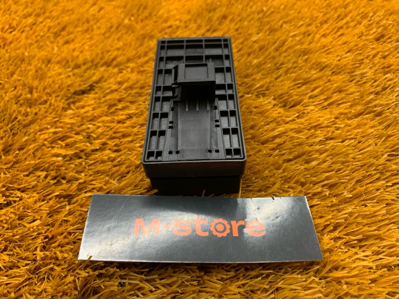 Блок управления стеклоподъемниками, 2000 рублей, Красноярск