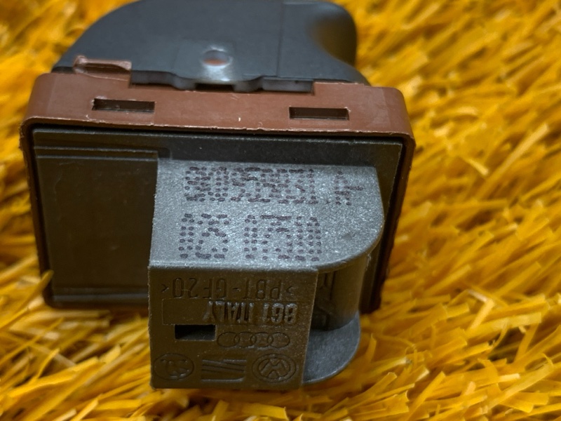 Кнопка открывания багажника, 350 рублей, Красноярск