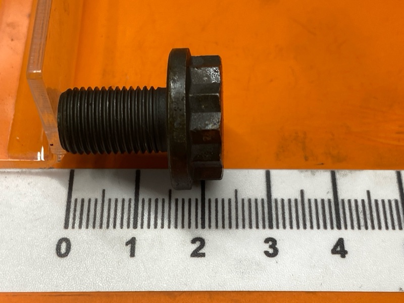 болт гидротрансформатора, 300 рублей, Красноярск