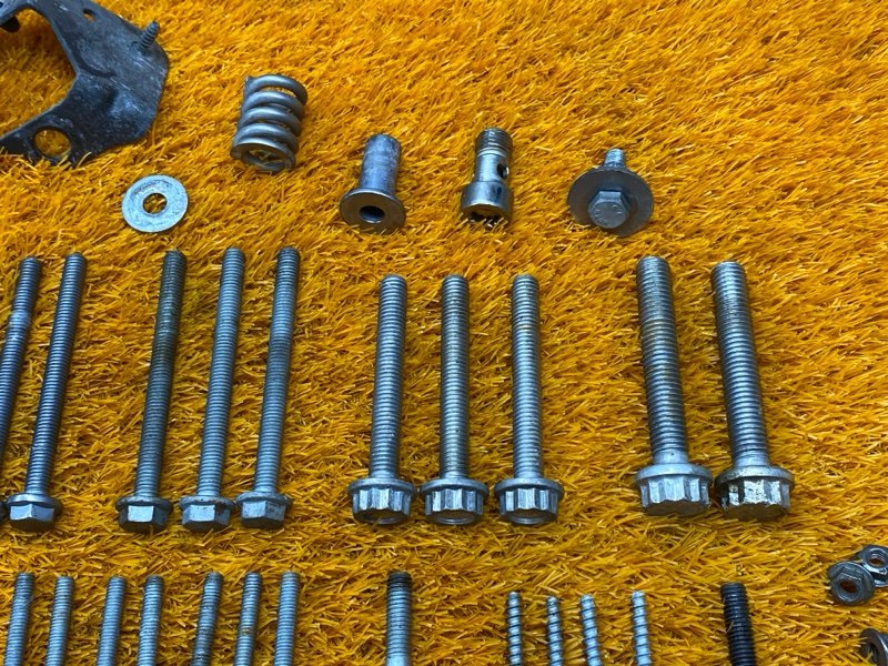 Болты и гайки ДВС, 600 рублей, Красноярск