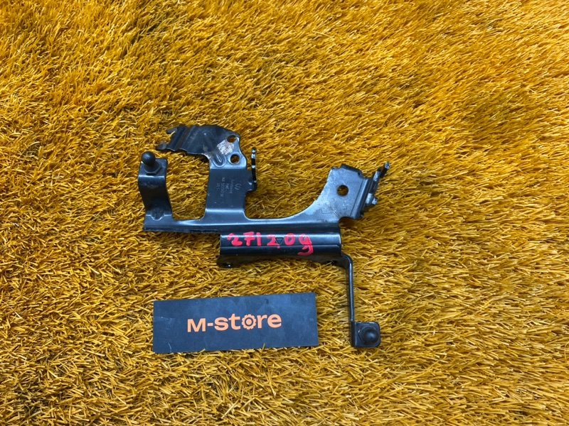 Кронштейн крышки двигателя, 300 рублей, Красноярск