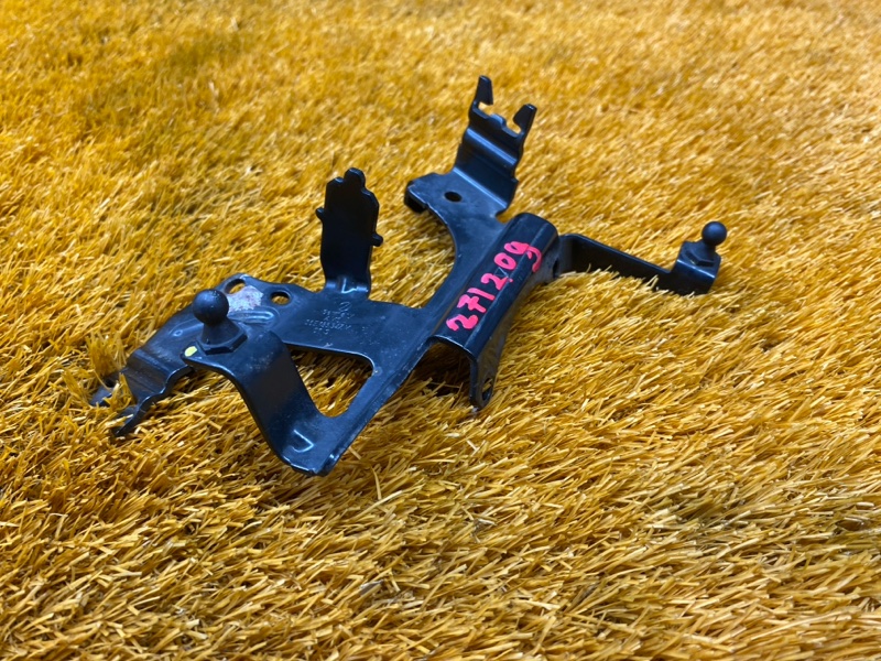 Кронштейн крышки двигателя, 300 рублей, Красноярск