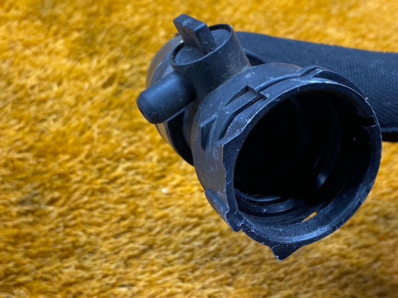 Патрубок радиатора нижний, 2000 рублей, Красноярск