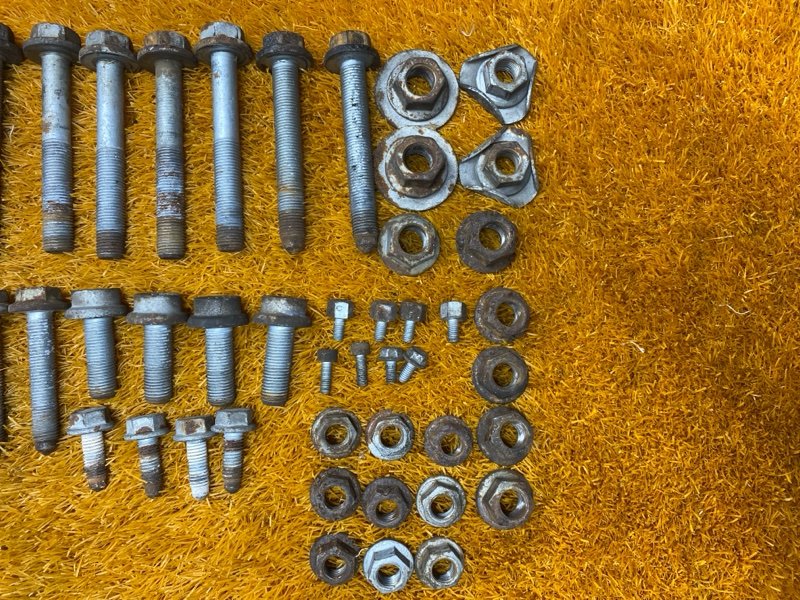 Болты и гайки задней подвески, 900 рублей, Красноярск