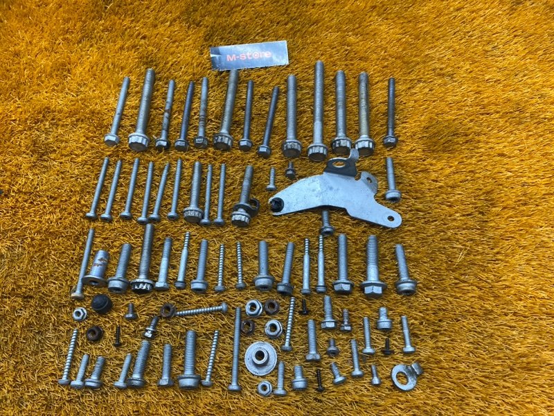 Болты и гайки ДВС, 500 рублей, Красноярск