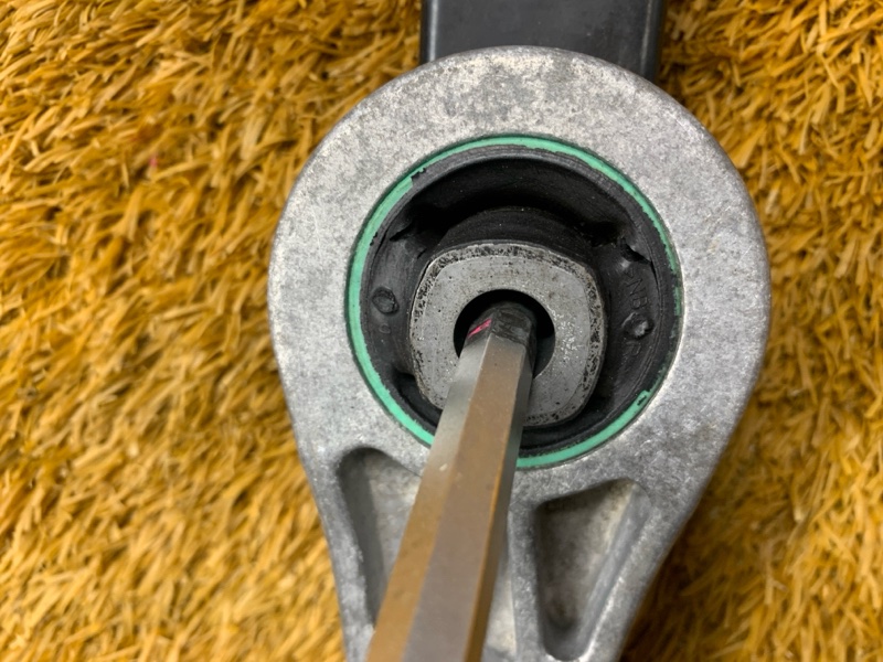 подушка двигателя, 600 рублей, Красноярск