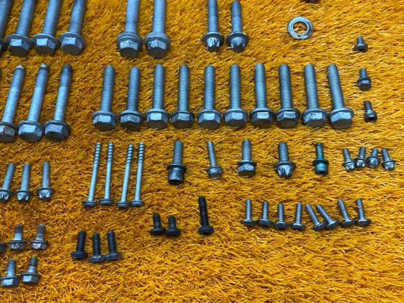 Болты и гайки ДВС, 900 рублей, Красноярск