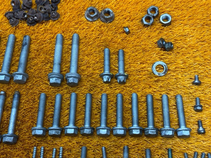 Болты и гайки ДВС, 900 рублей, Красноярск