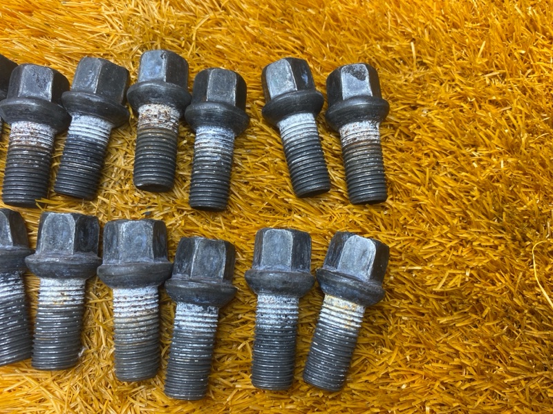 болт колесный, 2000 рублей, Красноярск