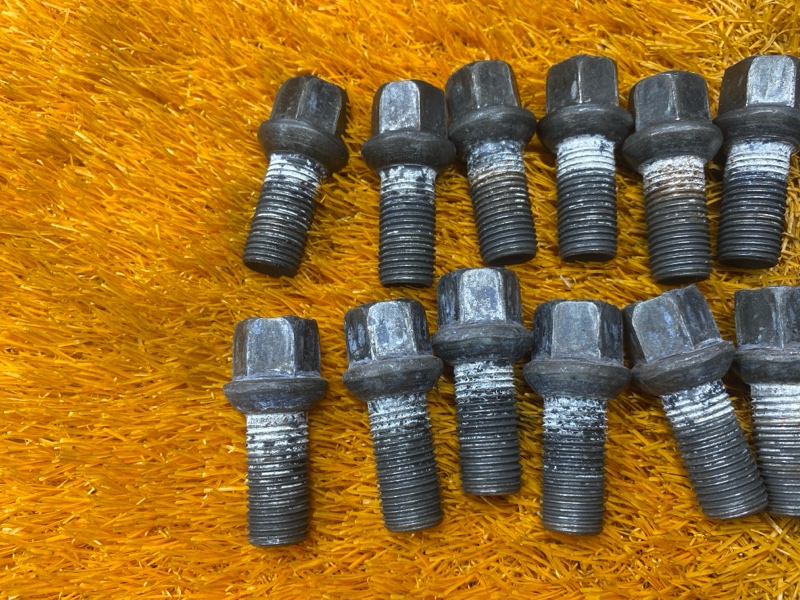 болт колесный, 2000 рублей, Красноярск