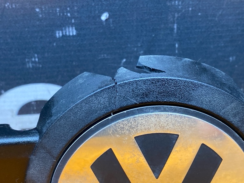 крышка двигателя, 500 рублей, Красноярск