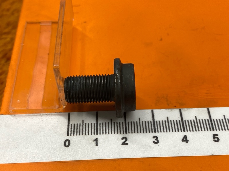 болт гидротрансформатора, 300 рублей, Красноярск