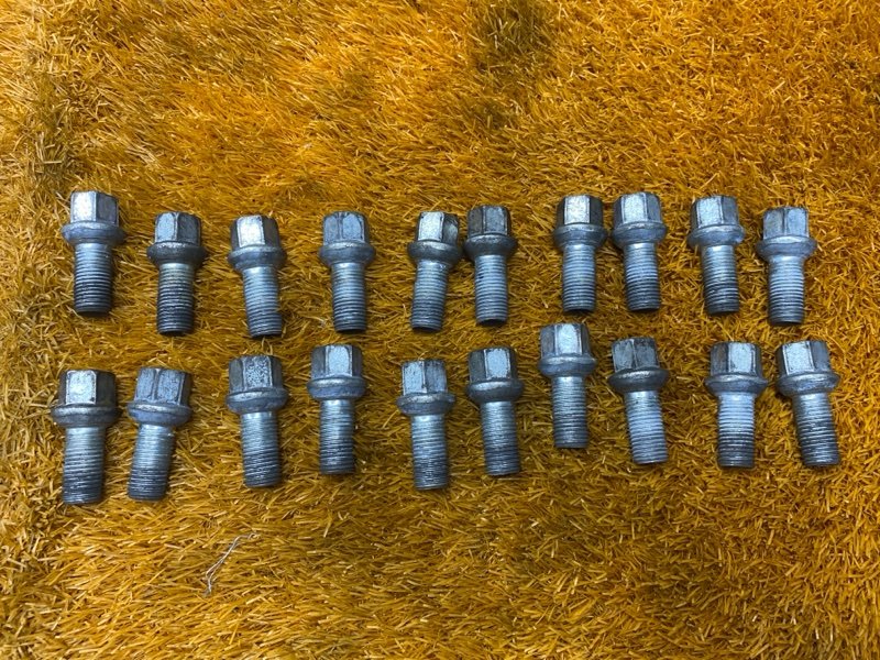 болт колесный, 2000 рублей, Красноярск