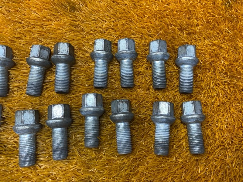 болт колесный, 2000 рублей, Красноярск