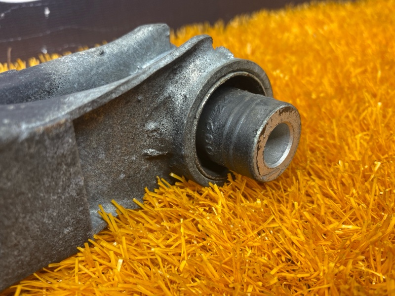 Рычаг подвески верхний, 1000 рублей, Красноярск