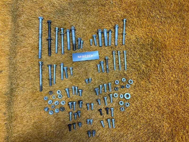 Болты и гайки ДВС, 1000 рублей, Красноярск