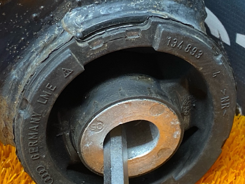 Балка поперечная (подрамник), 1200 рублей, Красноярск