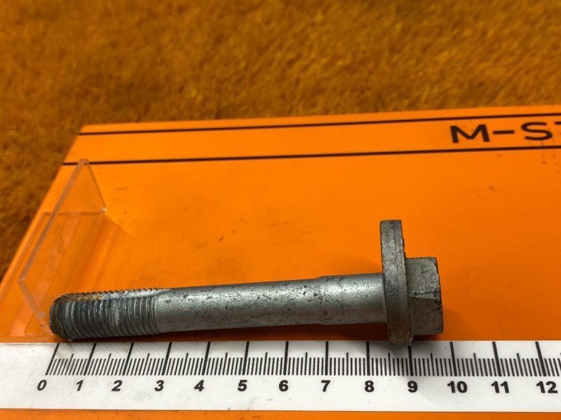 Болт развальный, 600 рублей, Красноярск