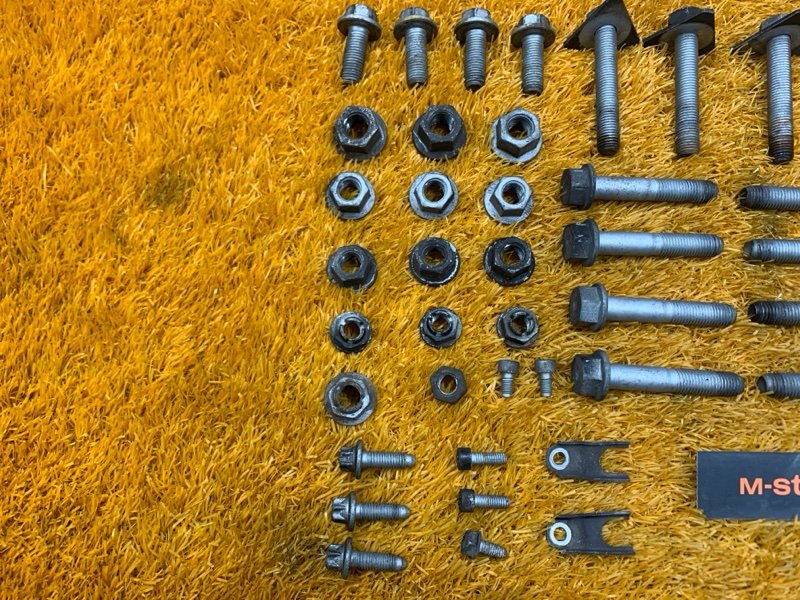 Болты и гайки задней подвески, 800 рублей, Красноярск