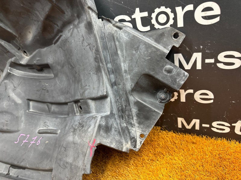 подкрылок, 2700 рублей, Красноярск