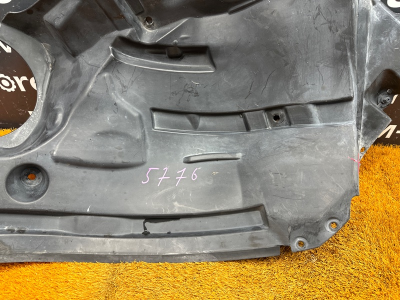 подкрылок, 2700 рублей, Красноярск