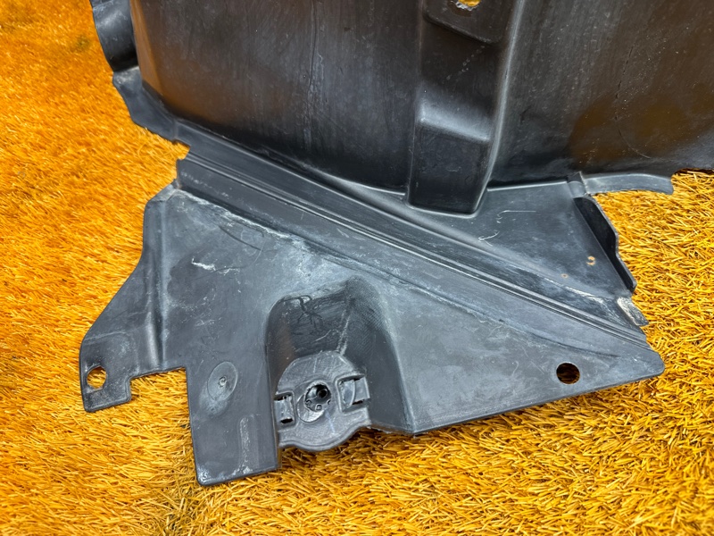 подкрылок, 2700 рублей, Красноярск