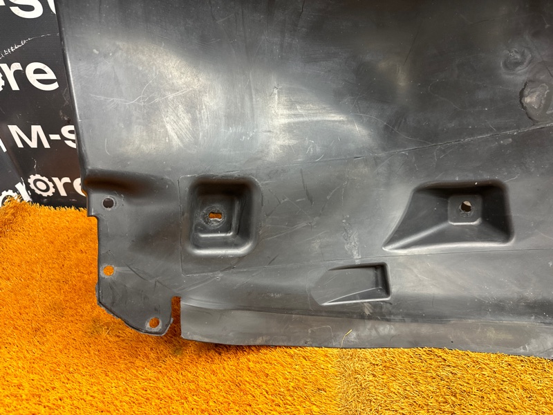 подкрылок, 800 рублей, Красноярск