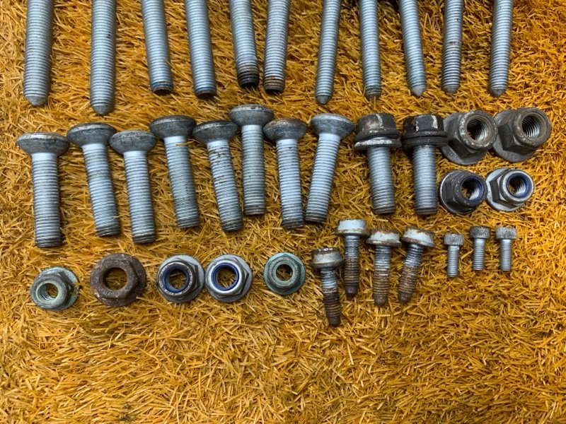 Болты и гайки задней подвески, 700 рублей, Красноярск