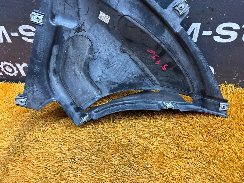 подкрылок, 2000 рублей, Красноярск