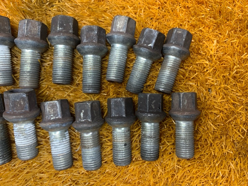 болт колесный, 2000 рублей, Красноярск