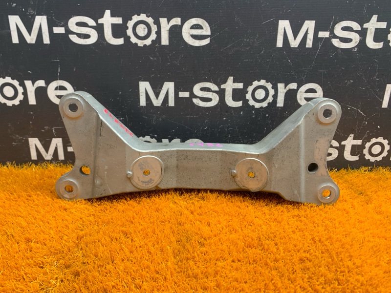 Кронштейн КПП, 1000 рублей, Красноярск