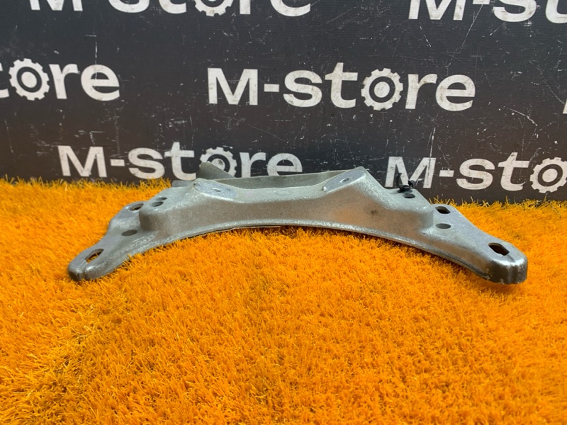 Кронштейн КПП, 1000 рублей, Красноярск