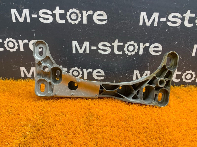 Кронштейн КПП, 1000 рублей, Красноярск