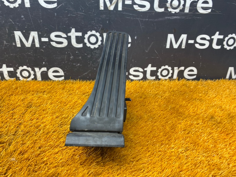 педаль газа, 1000 рублей, Красноярск