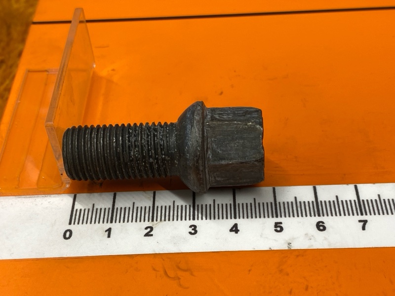 болт колесный, 1600 рублей, Красноярск