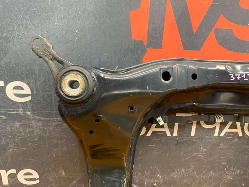 Балка поперечная (подрамник), 8000 рублей, Красноярск