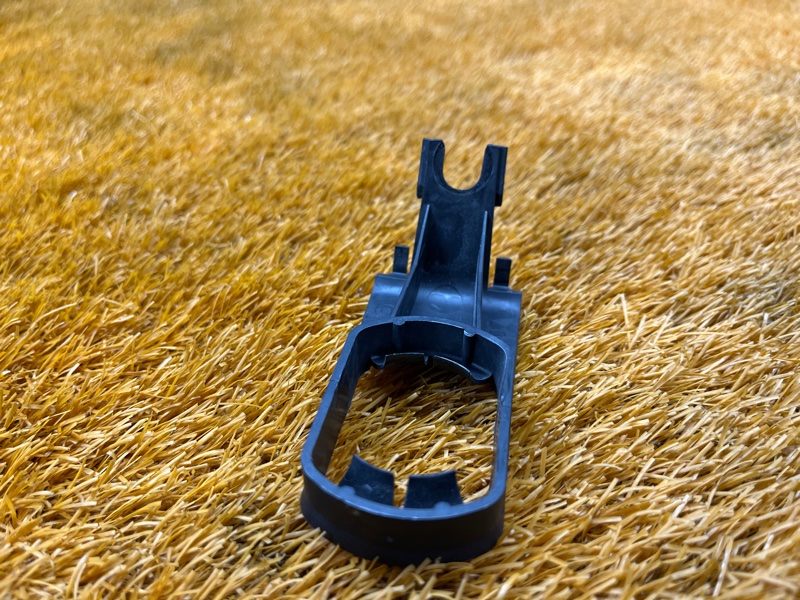 Кронштейн форсунки омывателя фары, 300 рублей, Красноярск