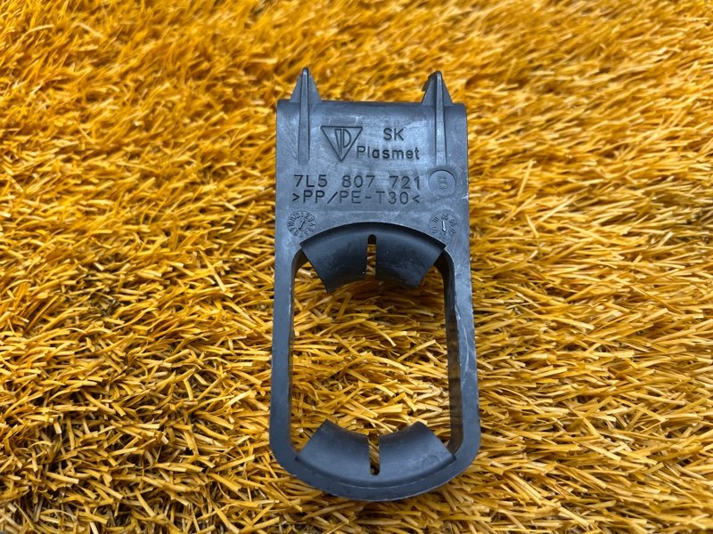 Кронштейн форсунки омывателя фары, 300 рублей, Красноярск