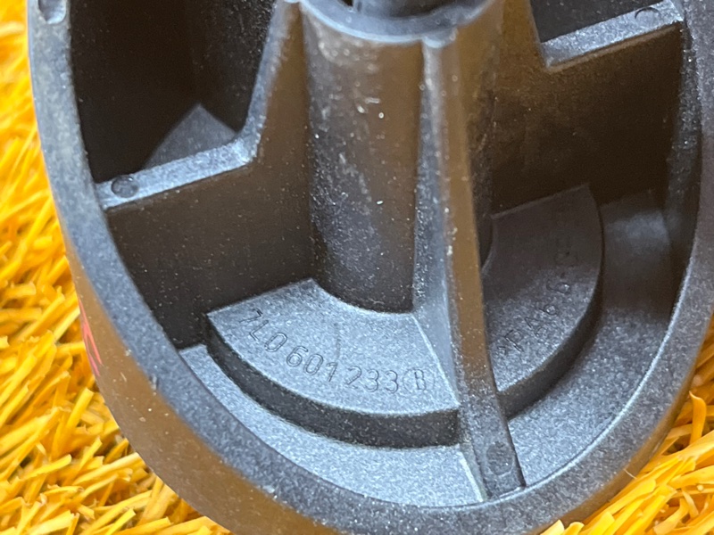 болт крепления запасного колеса, 500 рублей, Красноярск