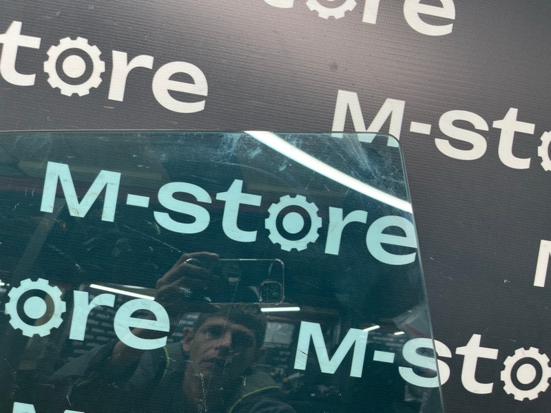 Стекло боковое, 1000 рублей, Красноярск