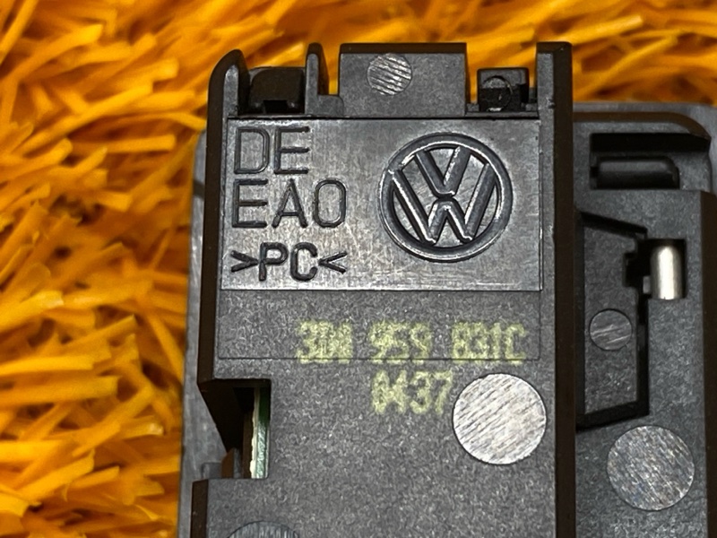 кнопка закрывания багажника, 2000 рублей, Красноярск