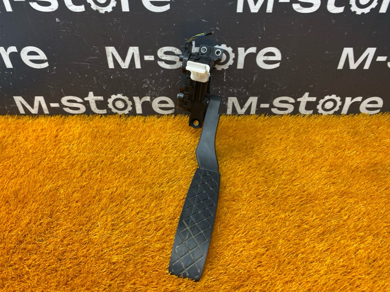 педаль газа, 500 рублей, Красноярск