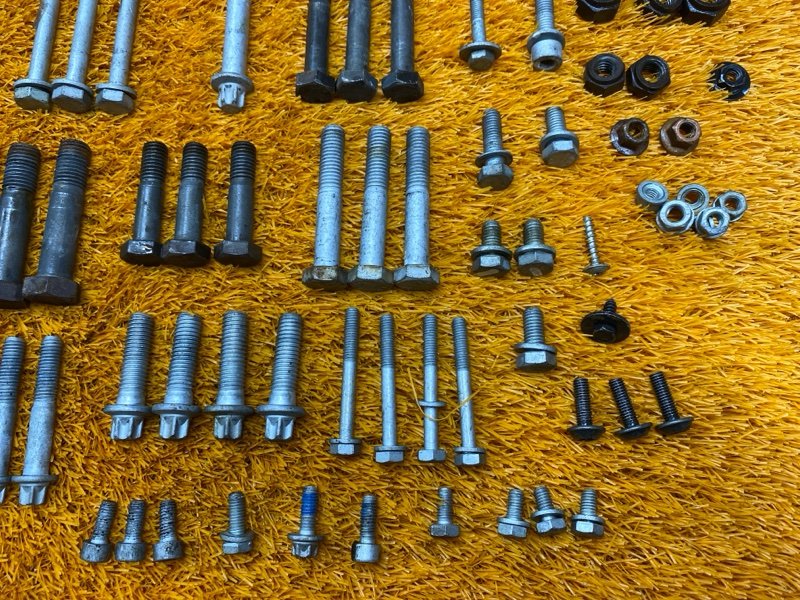 Болты и гайки ДВС, 800 рублей, Красноярск