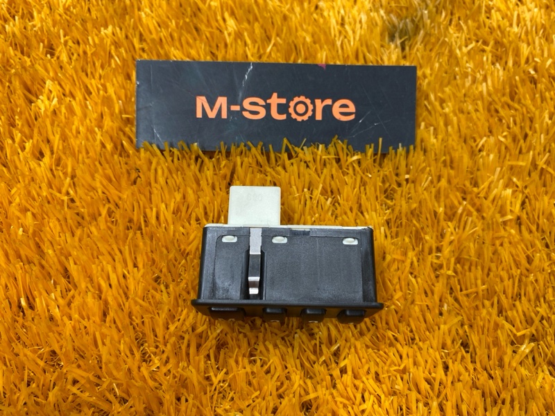 кнопка памяти сидений, 800 рублей, Красноярск