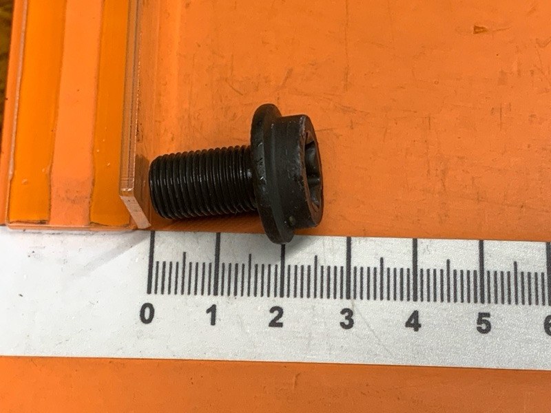 болт гидротрансформатора, 300 рублей, Красноярск